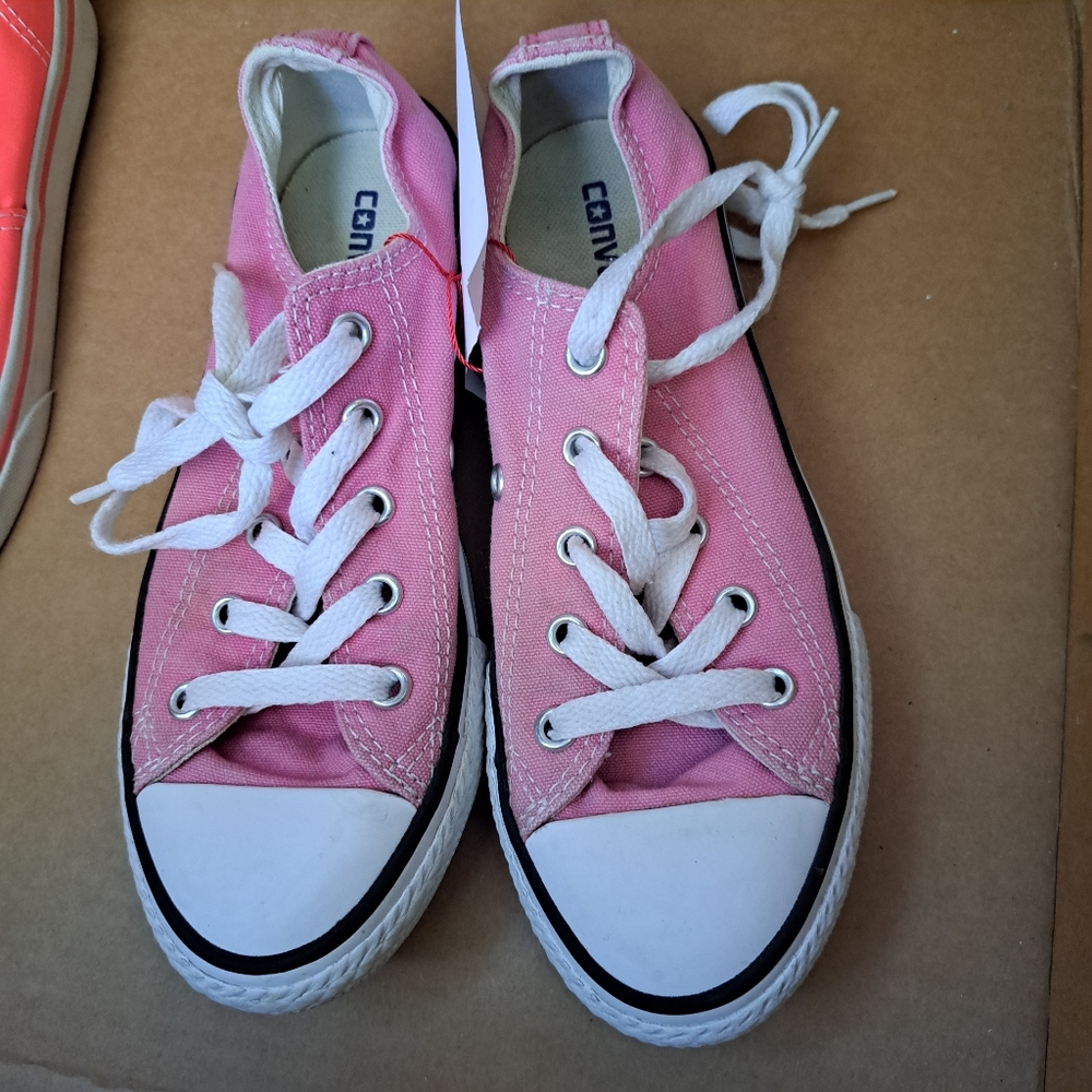 Pink converse